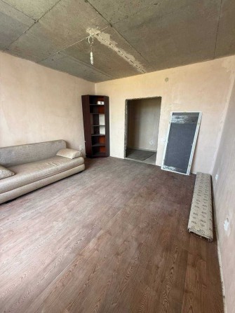В продажі 2-х кімнатна квартира з частковим ремонтом - фото 1