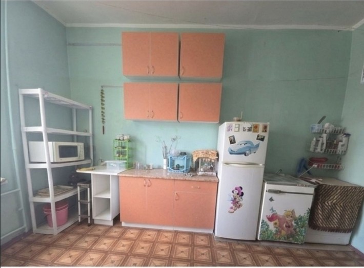 2к квартира комунального типа в Черноморске - фото 1