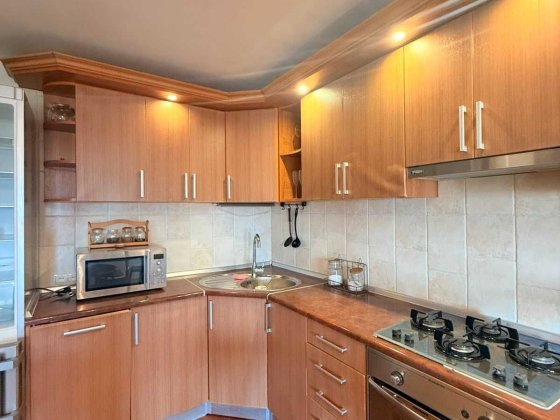 Продам большую видовую 3 комнатную в престижном районе Чорноморськ