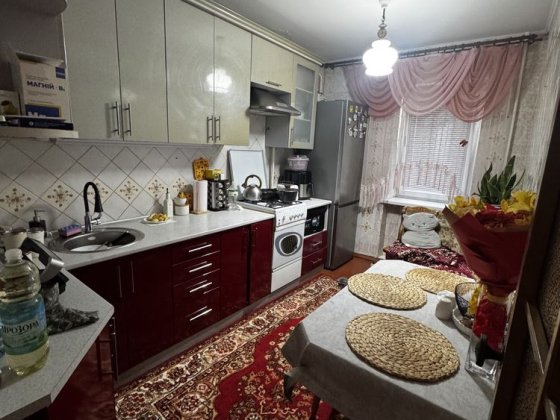 Продам квартиру 3 кімнатна Конотоп
