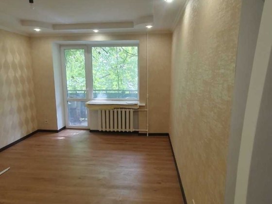 Продам 3х квартиру на другому поверсі Конотоп