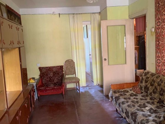 Продаю двокімнатну квартиру на 2му поверсі  (р-он Ковельський) Коростень