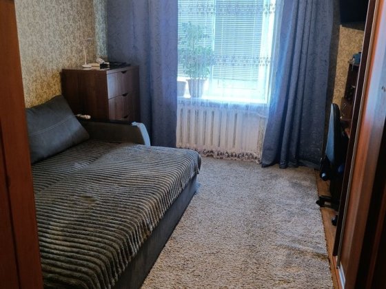 Продам 2-кімнатну квартиру в центрі мікрорайону Житломасив Конотоп