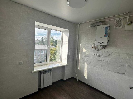 Продам 3-х кімнатну квартиру з ремонтом (район Водоканалу) Коростень
