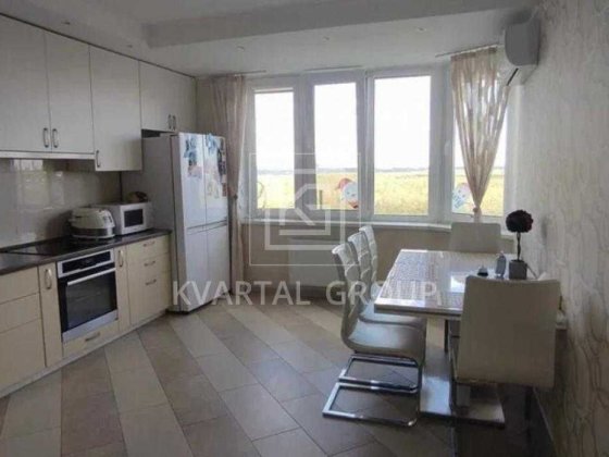 Простора 4-к квартира 122 м² з панорамним видом на ліс у Коцюбинському Коцюбинское