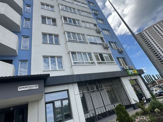 Простора квартира з початковим  ремонтом ! ЖК Атлант Коцюбинское