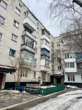 Продам 2-х к.кв.в с.Коцюбинське,під ремонт,загал.пл.48 м.кв.гарне планування. - фото 1