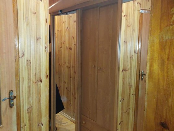 Продам однокімнатну квартиру  в центрі міста. Лозовая