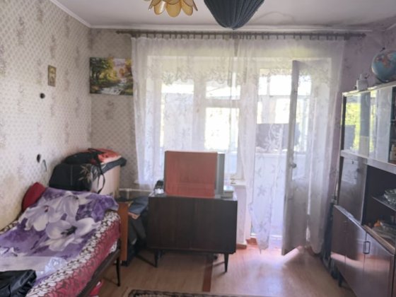 Продам 1-кім кв . на першому районі Лозовая