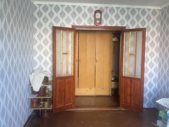 Продам 2-х кім. кв на 4- му мікрорайоні Лозовая