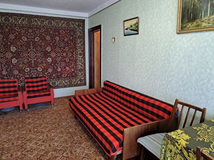 Продається 2-кімнатна квартира у Лубнах - фото 1