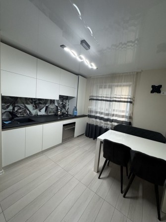 Продам 4-кімнатну квартиру на 4-му мікрорайоні! - фото 1