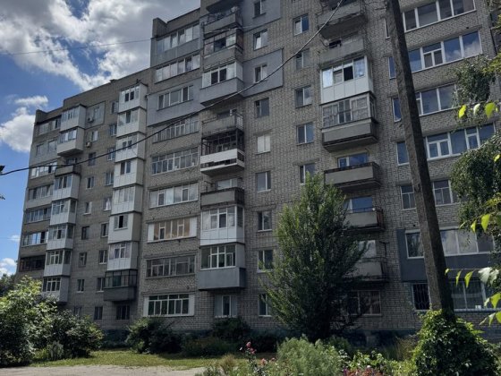 Продам квартиру  студію у Лозовій на мікрорайоні Лозовая