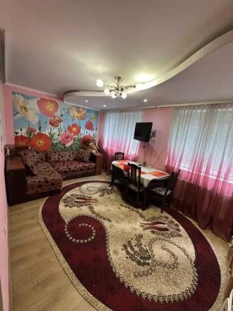 Продається  3-кімнатна квартира  у самому центрі міста + гараж - фото 1