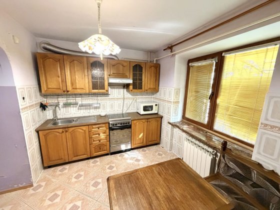3к квартира/ 72 квм/цегла/вулиця Молодіжна/ мікрораіон Пентагон Мукачеве