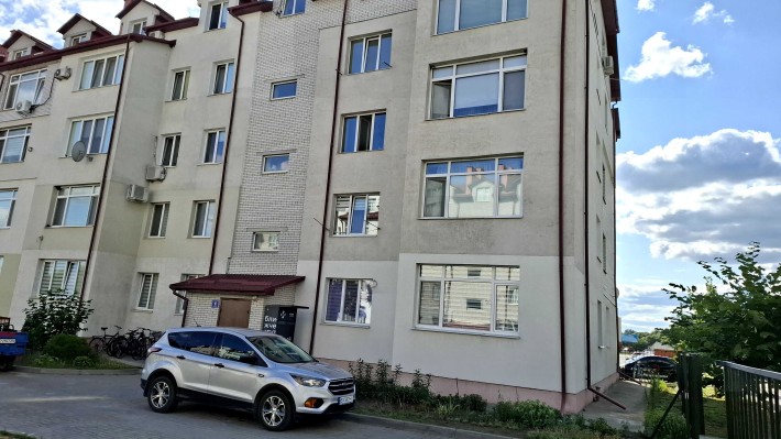 Двокімнатна квартира в затишному будинку із загородженим подвір'ям - фото 1