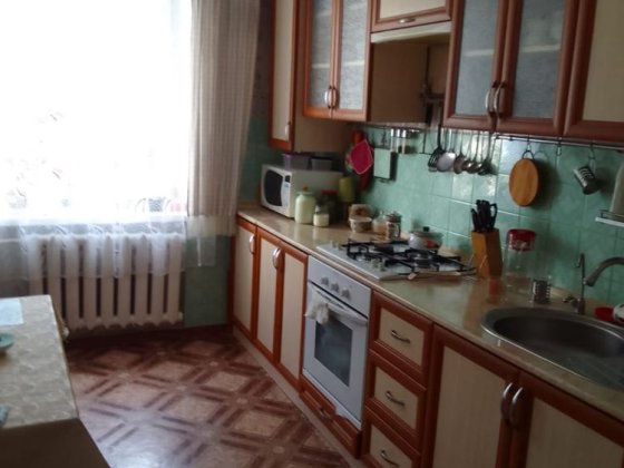 Подаю 3-х  кім. квартиру можлива торг. Звягель