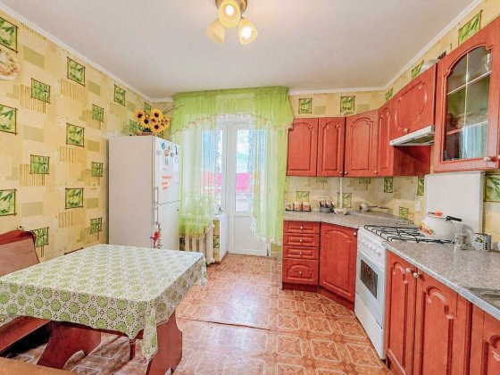 Продається 3-кімнатна квартира Нововолынск