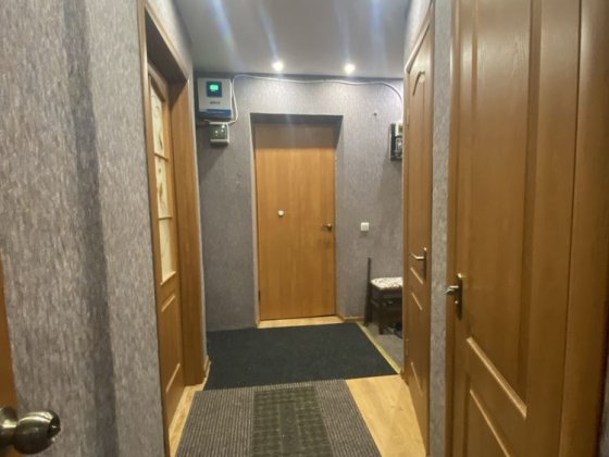 Продам двухкомнатную квартиру  в центре район парка Самар