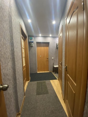 Продам двухкомнатную квартиру  в центре район парка - фото 1