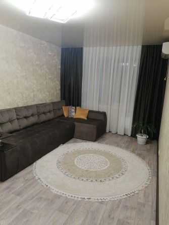 Продам 2х.к  кв 5/5эт дома в центр - фото 1
