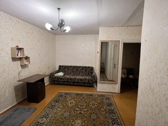Продам квартиру центр власник продаю квартиру 1 комнатную Павлоград