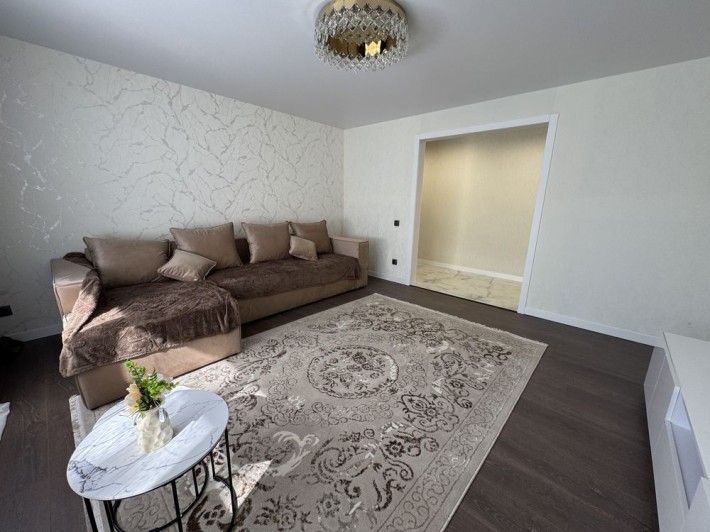 Продам 3-кімнатну квартиру з капітальним ремонтом | м. Самар - фото 1