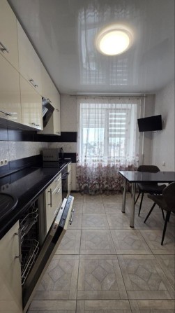 Срочно продам 2х кв в центре ремонт мебель техника - фото 1