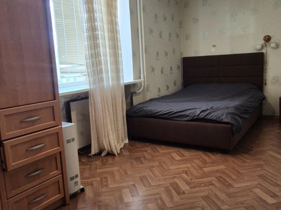 Прдається 2км. квартира на Площі Героїв Самар