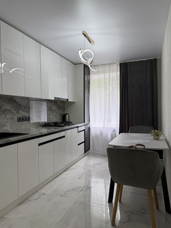 Продам 3-х квартиру район Літак - фото 1
