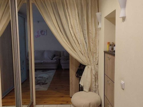 Продам 2 кімнатну студію з меблями та технікою Самар