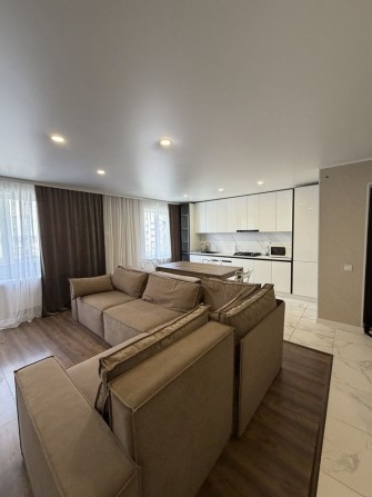 Продаж 3-х квартири район літак - фото 1