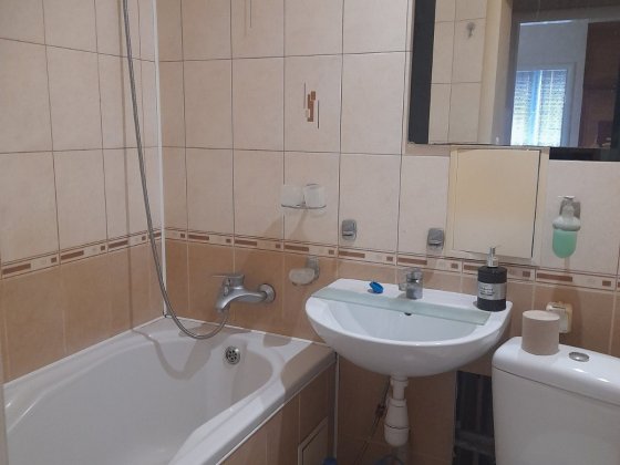 АН  продам 2 х кім.квартиру центр біля ринку Павлоград