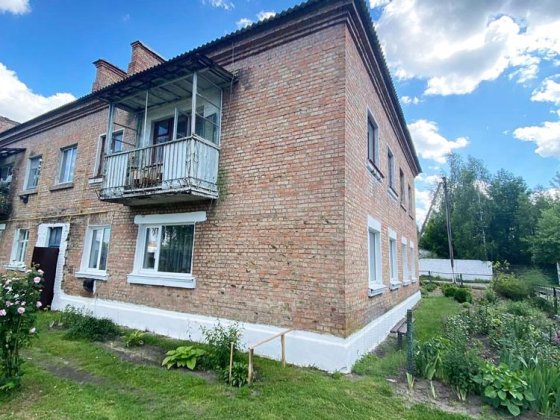 Продається  3-кімнатна квартира в затишному районі с. Катеринівка за привабливою ціною. Сарны