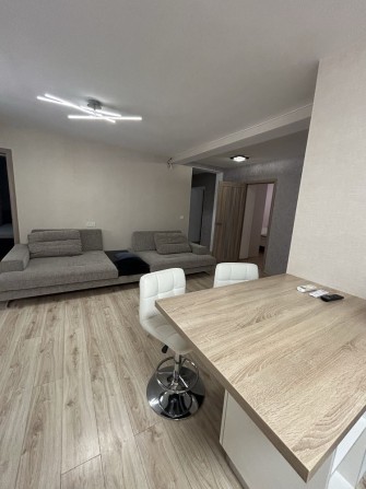 Продаж 4-кімнатної квартири - фото 1