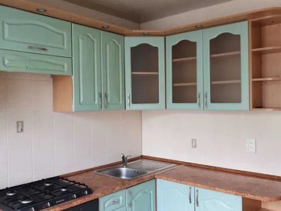 Продам двухкомнатную квартиру возле Самолёта. Самар