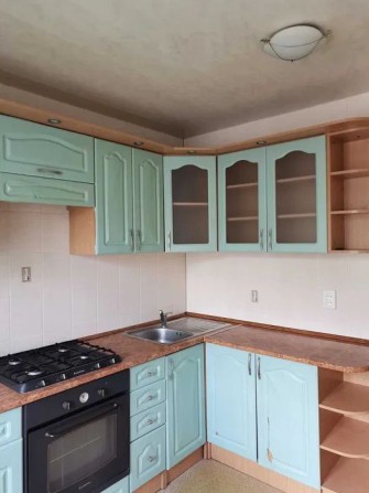 Продам двухкомнатную квартиру возле Самолёта. - фото 1