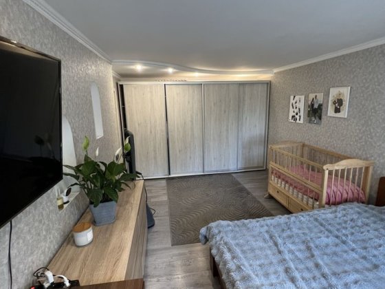 ВЛАСНИК. Сміла продаж двокімнатна  ( 2х) квартира + кладовка Смела