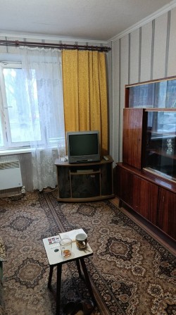 Продам 2 -х комн. квартиру пос. 40 лет Павлоград - фото 1