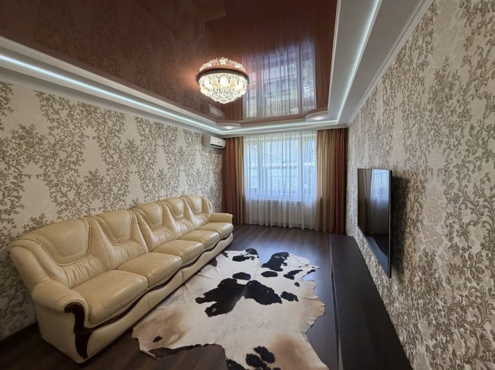 Продам 3-х кімнатну квартиру - фото 1