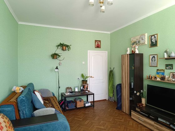 Продається 1-кімн. квартира центр міста в 1-поверховому будинку, всі зручності, гарний стан, автоном Умань