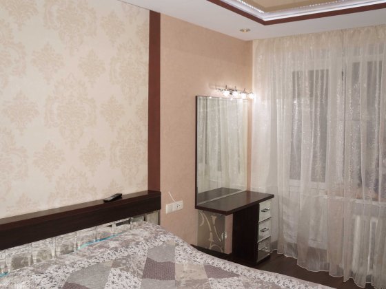3-х кімнатна квартира по вул.Туристів (Пушкіна) Умань