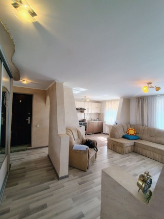 Продам трикімнатну квартиру в районі 8/9 школи по вул Бандери - фото 1