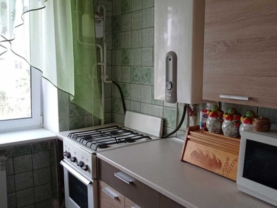 Продаж 3-кімнатної квартири + облаштована кімната в підвалі у подарунок Шостка