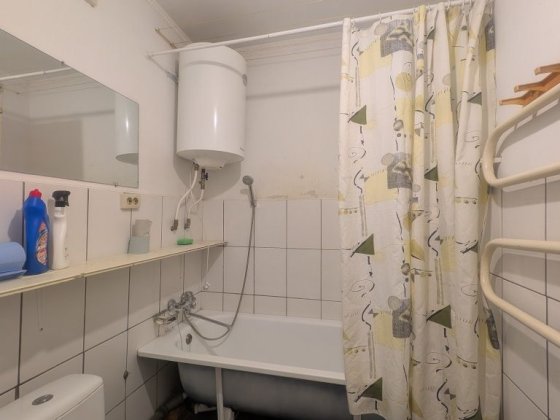 Однокімнатна великої площі на середньому поверсі Шептицький