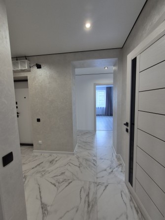 Продам 3-ри кімнатну з Авторомним газовим опаленням - фото 1