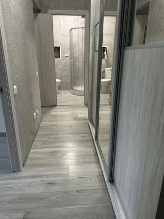Продаж 2-х кім в центрі з сучасним ремонтом - фото 1
