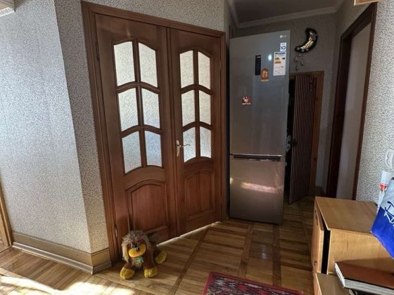 Продається трикімнатна квартира Шептицький