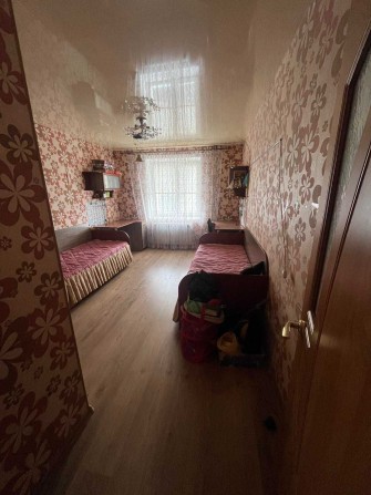 Продаж двокімнатної квартири з автономним опаленням, 52,9 кв.м., вул. Миру, з металевим гаражем біля - фото 1