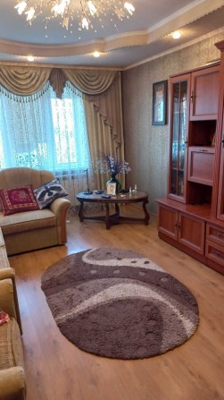 Продам 3 комн. квартиру в Чугуеве - фото 1